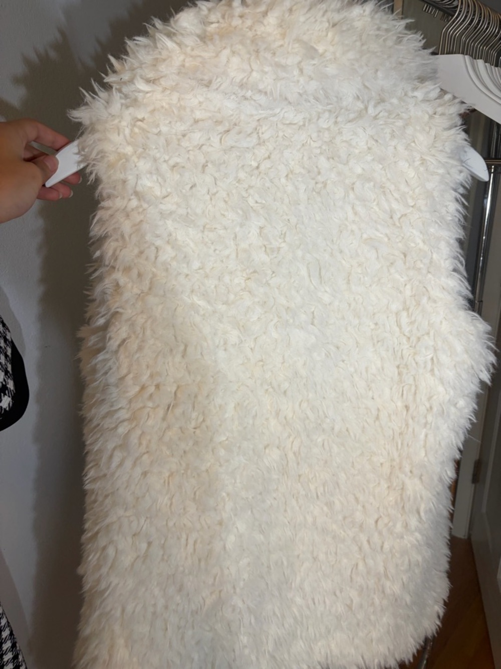 Cozy Cream Faux Fur Teddy Jacket Vest - Open Front - Picture 10 of 10
